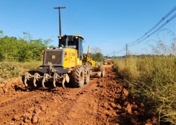 Prefeitura realiza obras de recuperação no ramal 15 de Novembro, garantindo acesso e desenvolvimento na zona rural