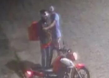 Tocaia: Motoboy é Assaltado por Criminosos Armados Durante Entrega em Porto Velho