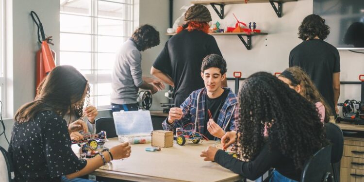 Resolução institui parâmetros para itinerários formativos