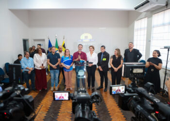 Em coletiva, prefeito Léo Moraes anuncia reajustes e melhorias para servidores da Saúde e Educação