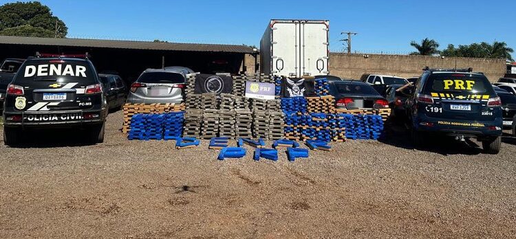 PRF e Denar apreendem 2 toneladas de maconha em Campo Grande (MS)