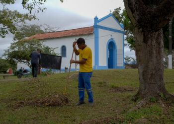 Igreja de Santo Antônio recebe serviço de limpeza e se prepara para o arraial no próximo dia 13