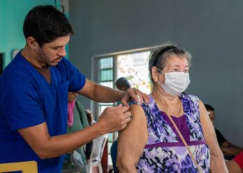 Prefeitura realiza vacinação itinerante para impedir avanço do vírus Influenza na capital