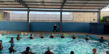Projeto Viva Mais, da Prefeitura de Porto Velho, transforma a rotina de idosos com aulas de hidroginástica