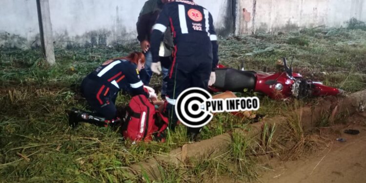 Urgente: Mulher fica ferida após atropelar cachorro na Zona Sul