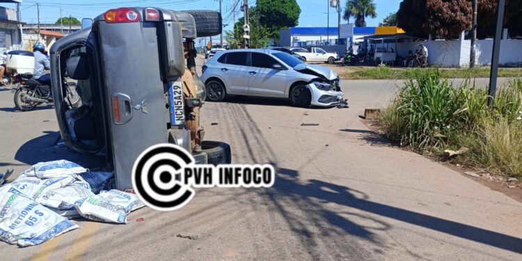 L200 Capota no Centro e Motorista Fica Ferido