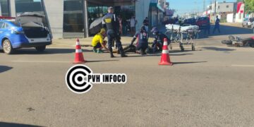 Urgente: Motociclista fica ferido após carro avançar cruzamento no centro