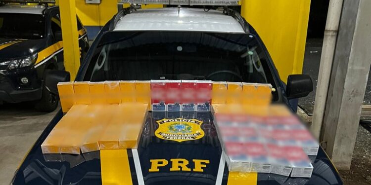 Em Pimenta Bueno/RO, PRF apreende celulares transportados de forma irregular em ônibus