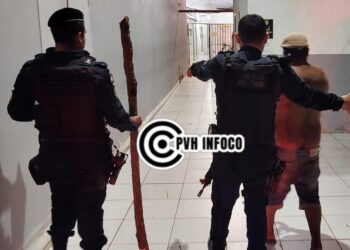 Homem é preso por tentativa de homicídio após espancar desafeto com pedaço de madeira em Candeias do Jamari