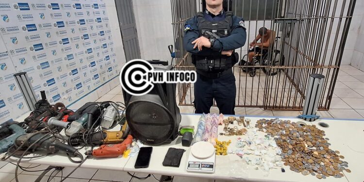 Guarnição do SGT PM Machado apreende drogas e objetos de procedência duvidosa em comércio no Tancredo Neves