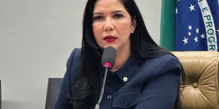 Deputada Cristiane Lopes agradece ao Senado por barrar a PEC da Blindagem