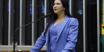 Deputada Cristiane Lopes vota a favor de Vale-Refeição para Entregadores de Aplicativo