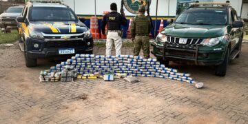 🚨 OPERAÇÃO PROTETOR DAS DIVISAS E FRONTEIRAS: PM E PRF APREENDEM CARRO COM MAIS DE 130 KG DE DROGAS NA BR-364 🚨