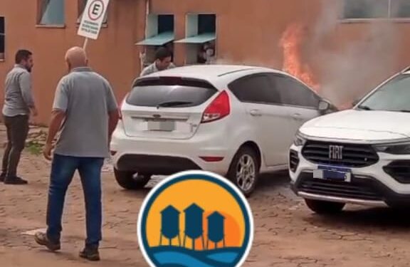Carro pega fogo ao lado do Hospital HB em Porto Velho