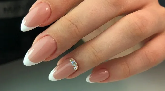 Fim da linha e adeus unhas de gel após proibição começar a valer em setembro
