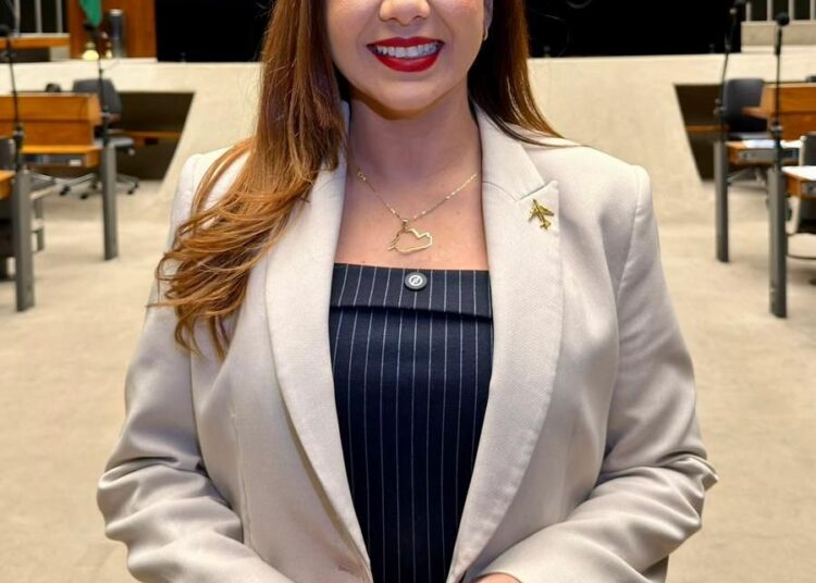 Cristiane Lopes cobra regularização de gratificação retirada de servidores federais de Rondônia