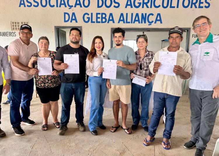 Cristiane Lopes participa da entrega de CCUs e consolida liderança na regularização fundiária em Rondônia